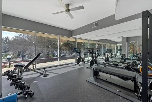 2Bd 2Bth Penthouse Downtown With Large Billiard Room Orlando 0*,  United States