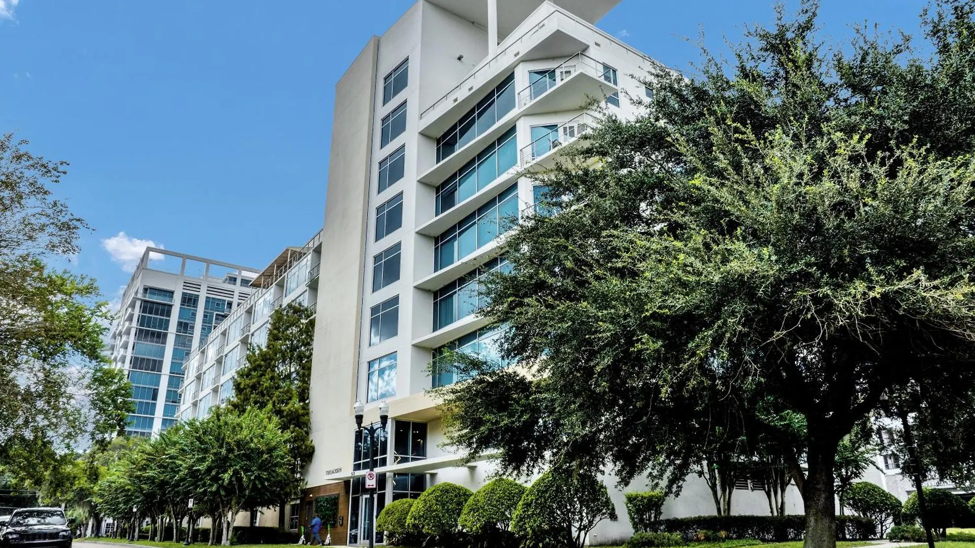 2Bd 2Bth Penthouse Downtown With Large Billiard Room Orlando